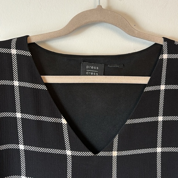 Oversized tunic black and white grid dress - Picture 2 of 3